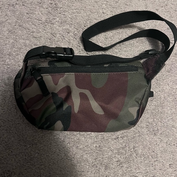 RVCA Camouflage Belt Bag - Picture 6 of 6
